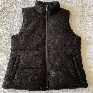Banana Republic Factory black lace puffer vest XS